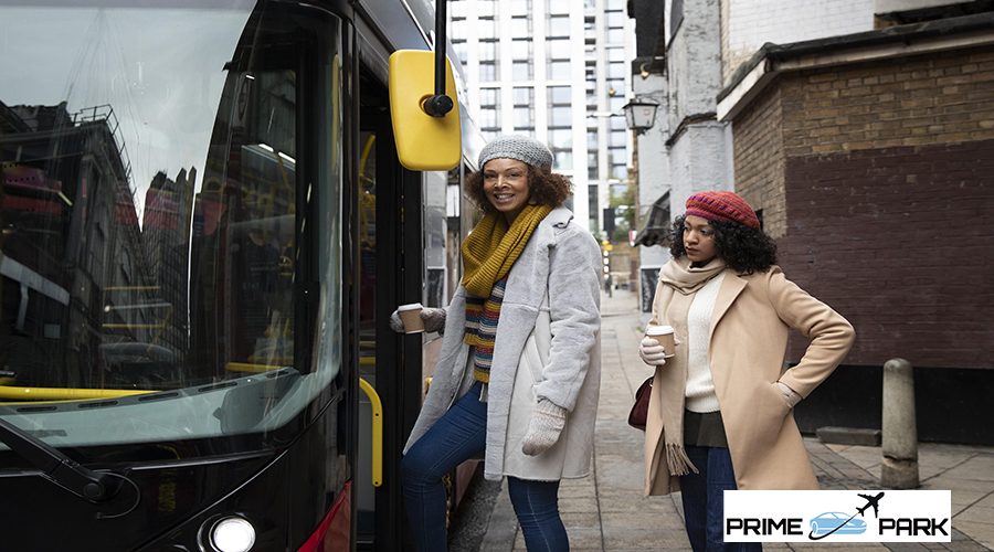 medium-shot-women-walking-with-coffee